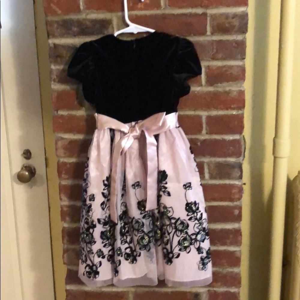Dress - Picture 5 of 7